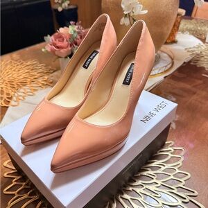Nine West Womens Shelby Pump Nude